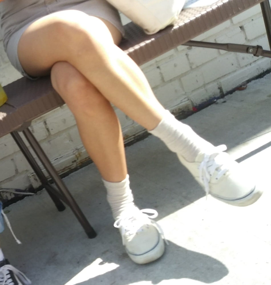 Piernas cándidas y pies....
 #87656009