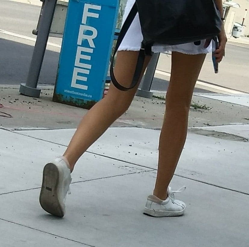 Piernas cándidas y pies....
 #87656057