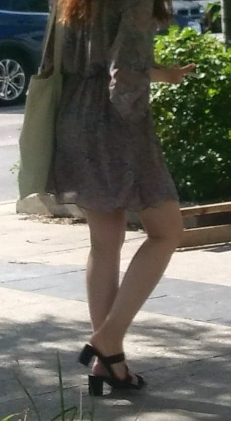 Piernas cándidas y pies....
 #87656509