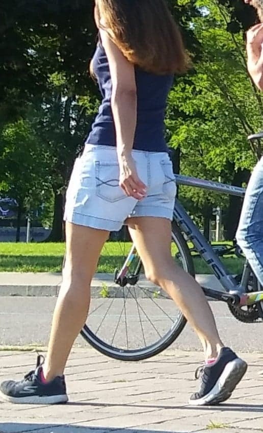 Piernas cándidas y pies....
 #87656621