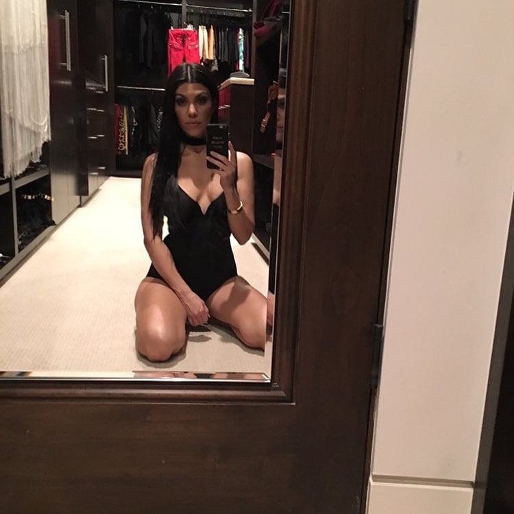 Kourtney Kardashian nackt Arsch und sexy Bikini Fotos
 #106631630