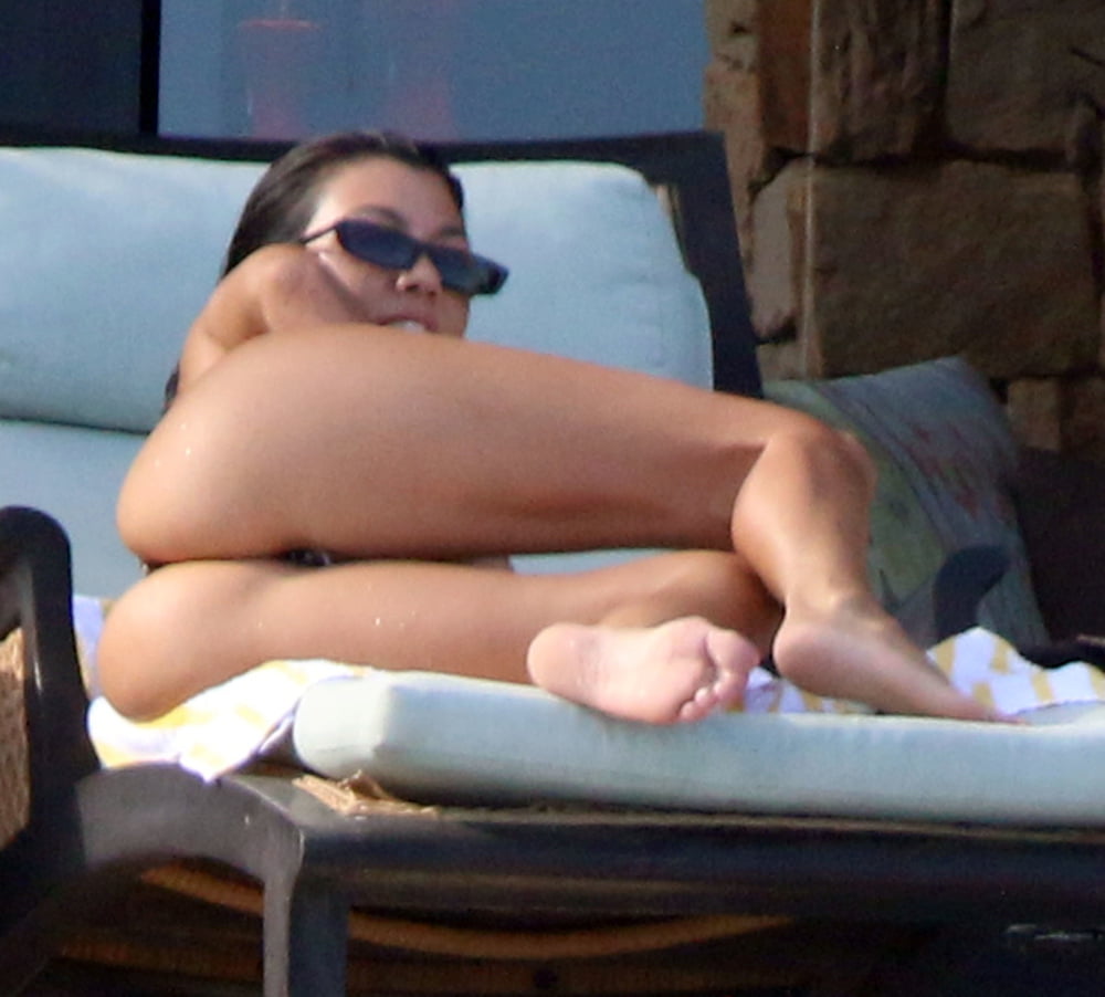 Kourtney Kardashian nude ass and sexy bikini photos #106631635