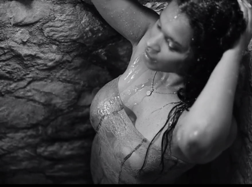 La profesora más caliente
 #97319577