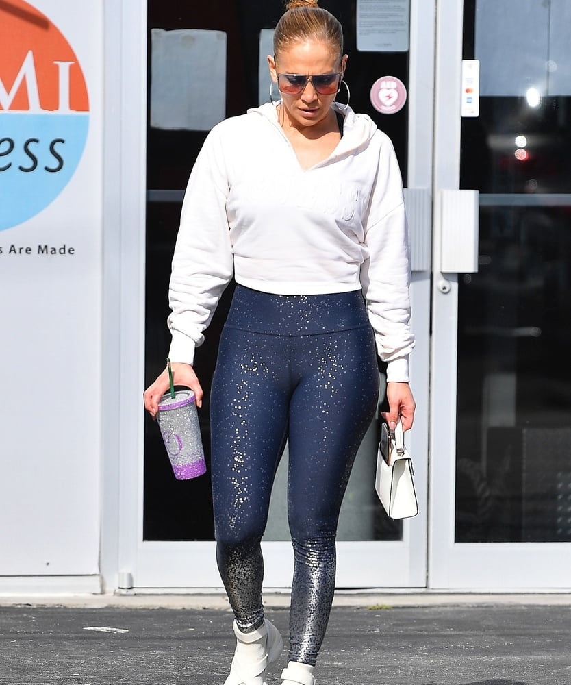 Jlo in pelle e leggings
 #98518366