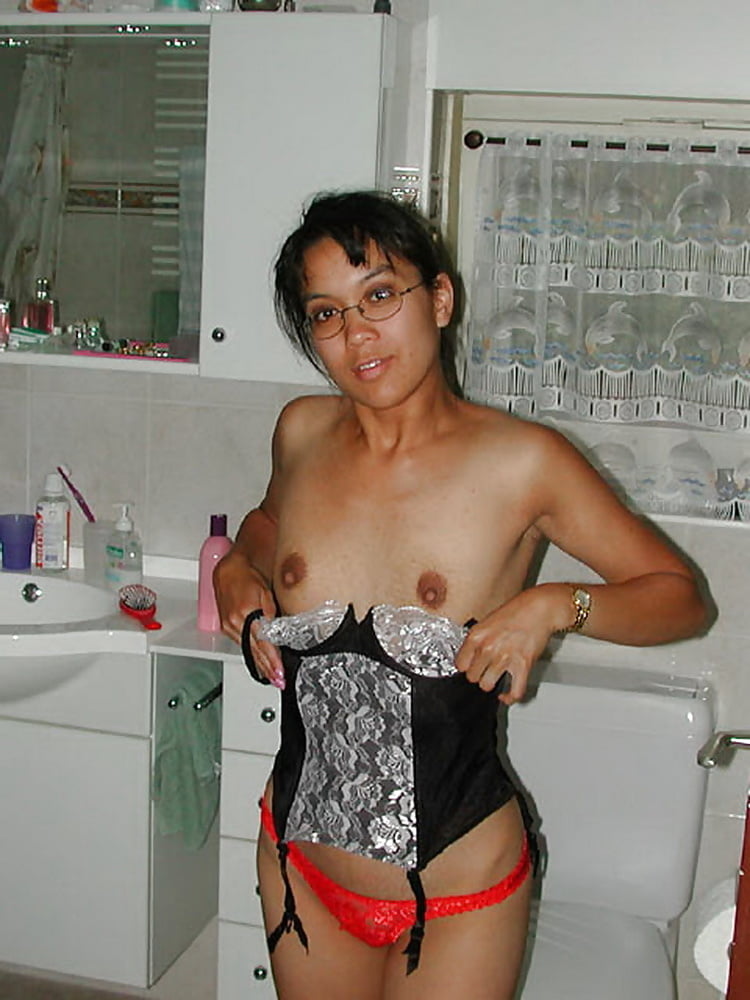 Nice 1596 (milfs etc)
 #99810375