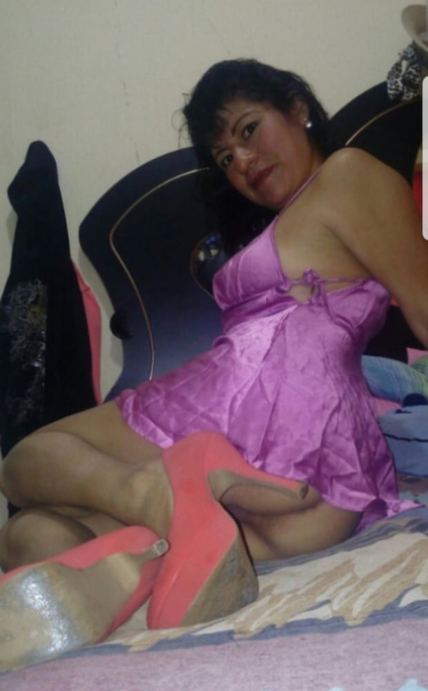 Esposa latina exitada #90869261