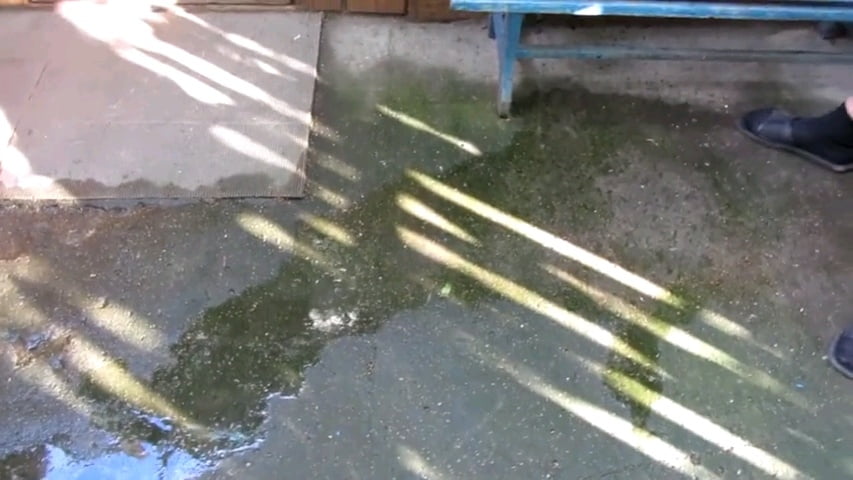 Io e mia moglie e la piscia a casa nostra #87885153
