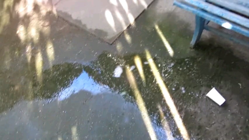 Io e mia moglie e la piscia a casa nostra #87885371