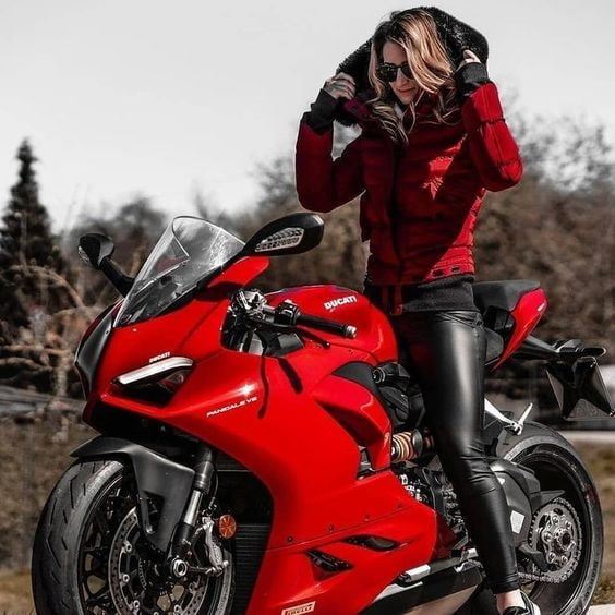 Biker girls in leather 1 - par redbull18
 #95911444