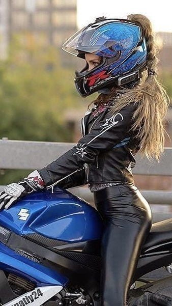 Biker girls in leather 1 - por redbull18
 #95911446