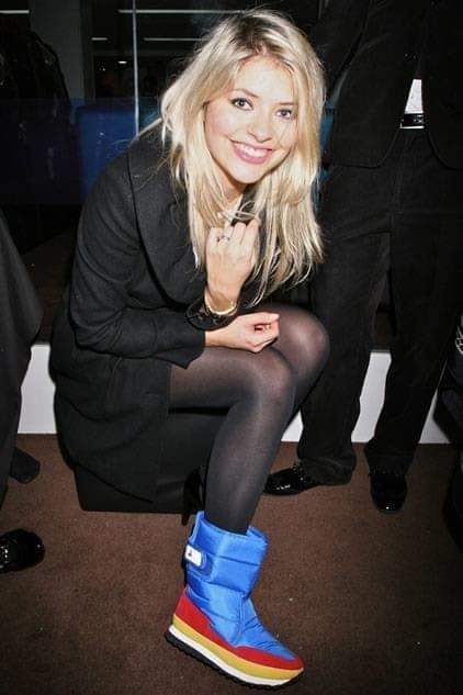 My fave tv presenters- holly willoughby pt.87
 #106178703