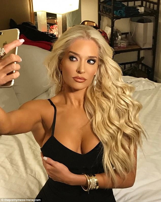 Erika girardi rhobh - si o no? si es si, a pelo o con condón?
 #91070538