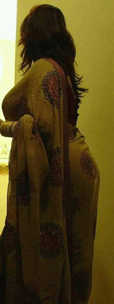 Indische Ehefrauen großen Arsch pixs
 #80408320