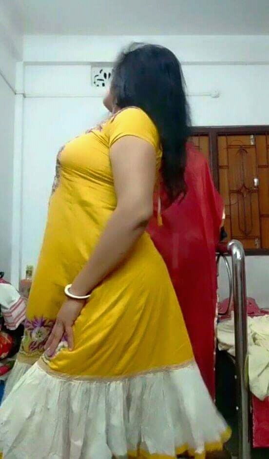 インド人妻の巨尻画像
 #80408481
