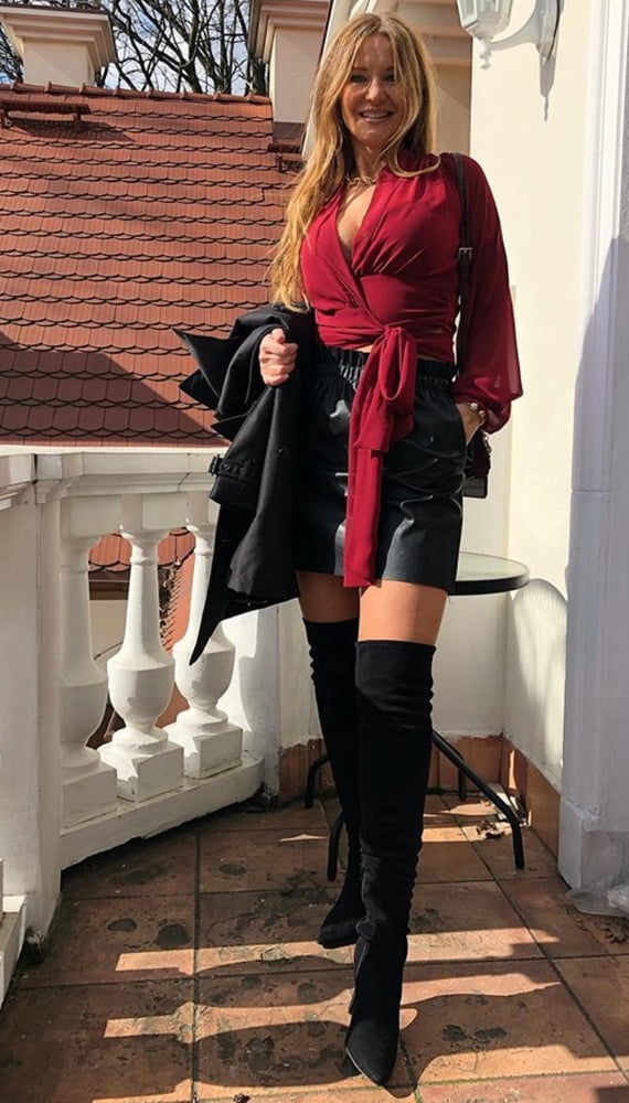 Insta milfs & gilfs usando botas no.16
 #102144111