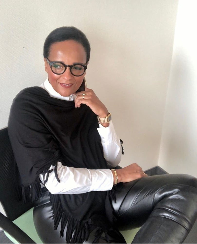 Insta milfs & gilfs usando botas no.16
 #102144112