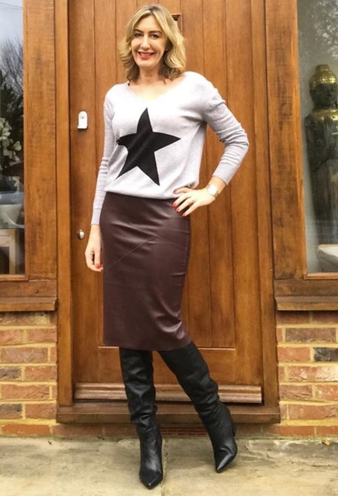 Insta milfs & gilfs usando botas no.16
 #102144129