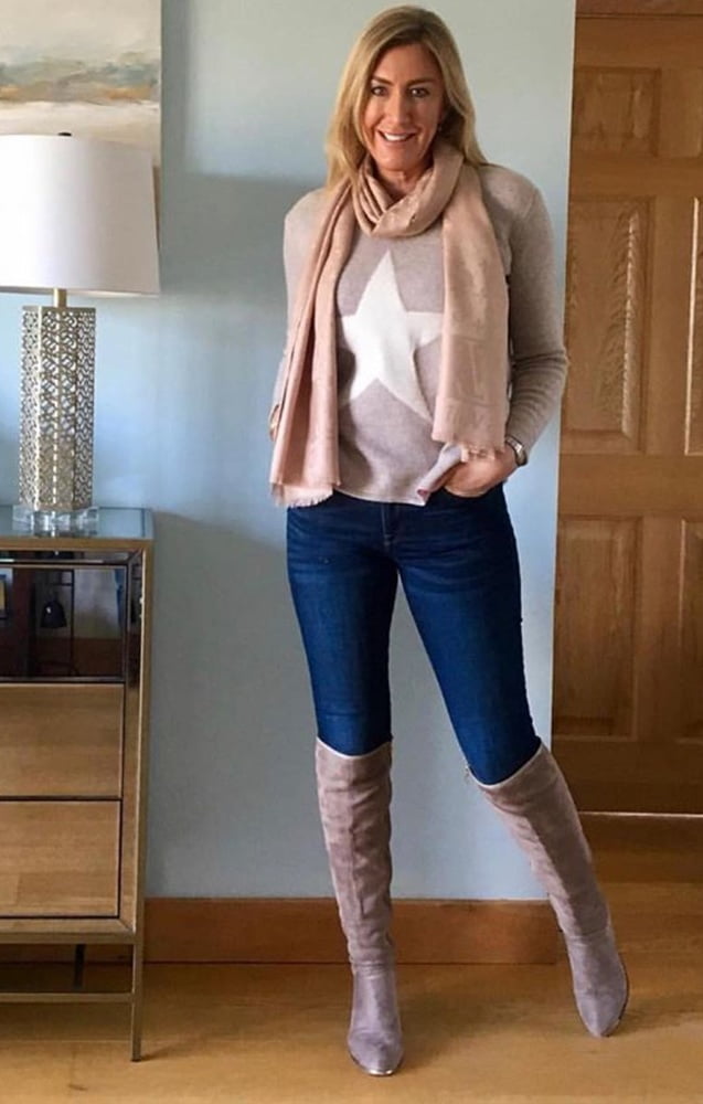 Insta milfs & gilfs usando botas no.16
 #102144130