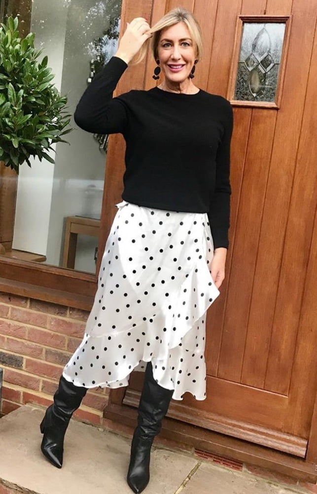 Insta milfs & gilfs usando botas no.16
 #102144131