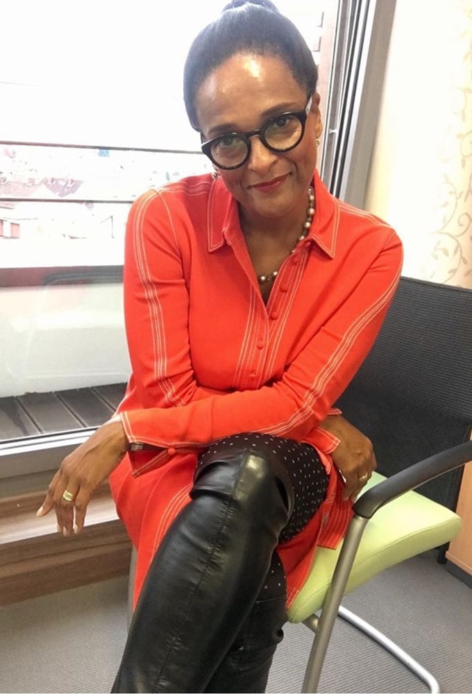 Insta milfs & gilfs usando botas no.16
 #102144144