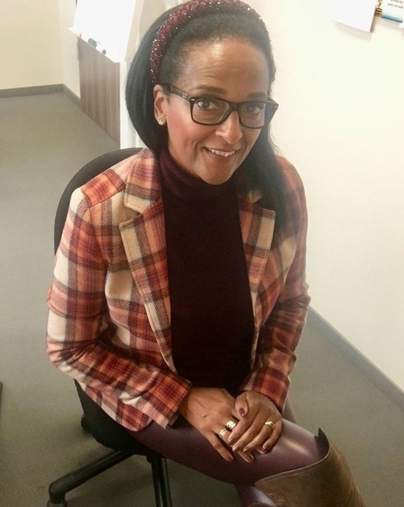 Insta milfs & gilfs usando botas no.16
 #102144147