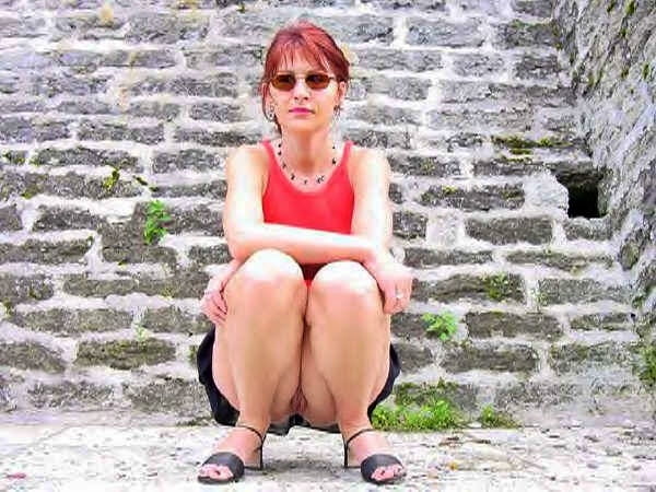 Blinkende Ehefrauen Freitag keine Höschen 2
 #94642836