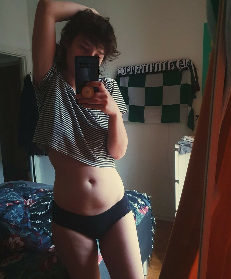 Italkwho desnuda #108344738