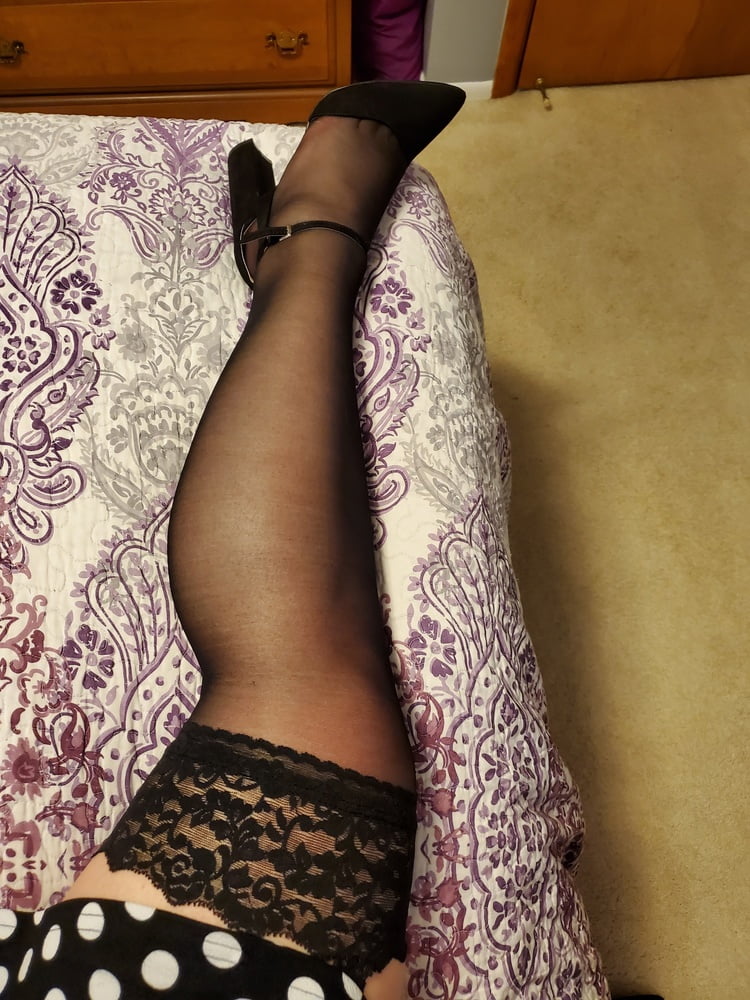 Milf in nylons gaters and heels - bored housewife #106570491