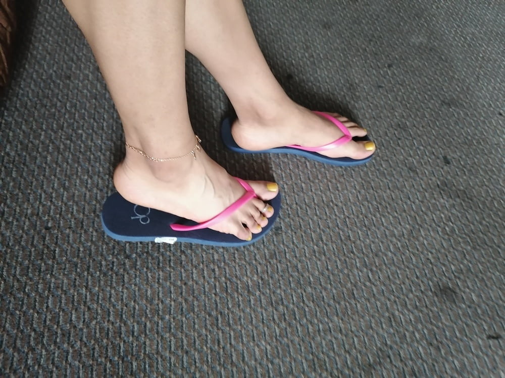 Meine sexy Füße in Flip Flops 2
 #103774185