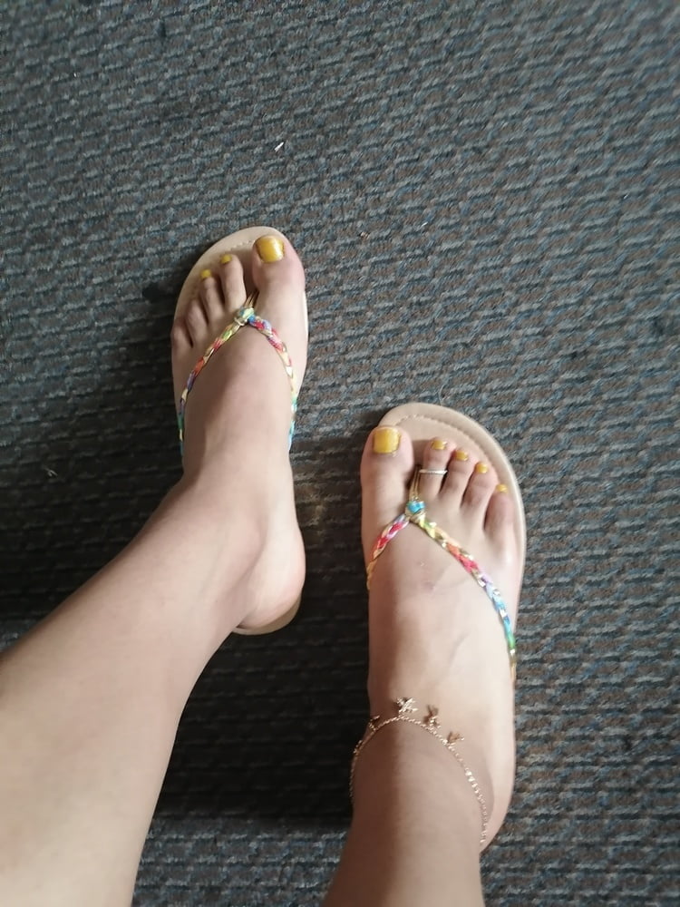 Meine sexy Füße in Flip Flops 2
 #103774194