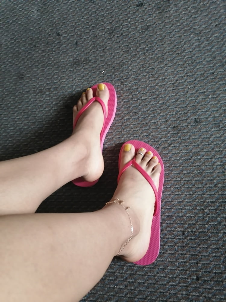 Meine sexy Füße in Flip Flops 2
 #103774206