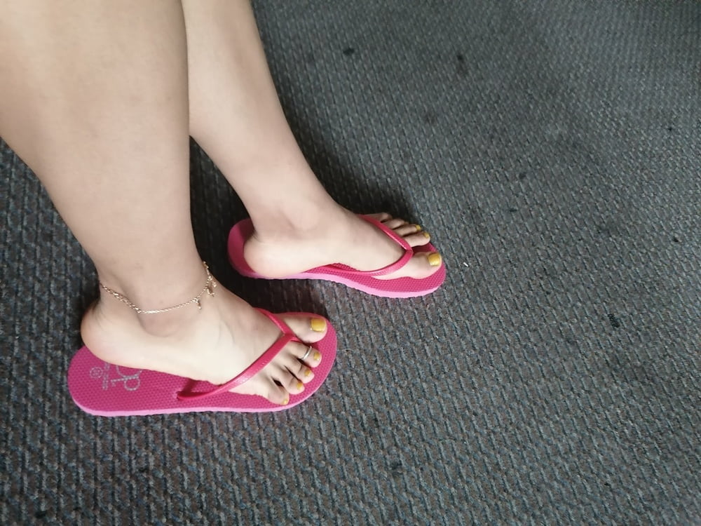 Meine sexy Füße in Flip Flops 2
 #103774209