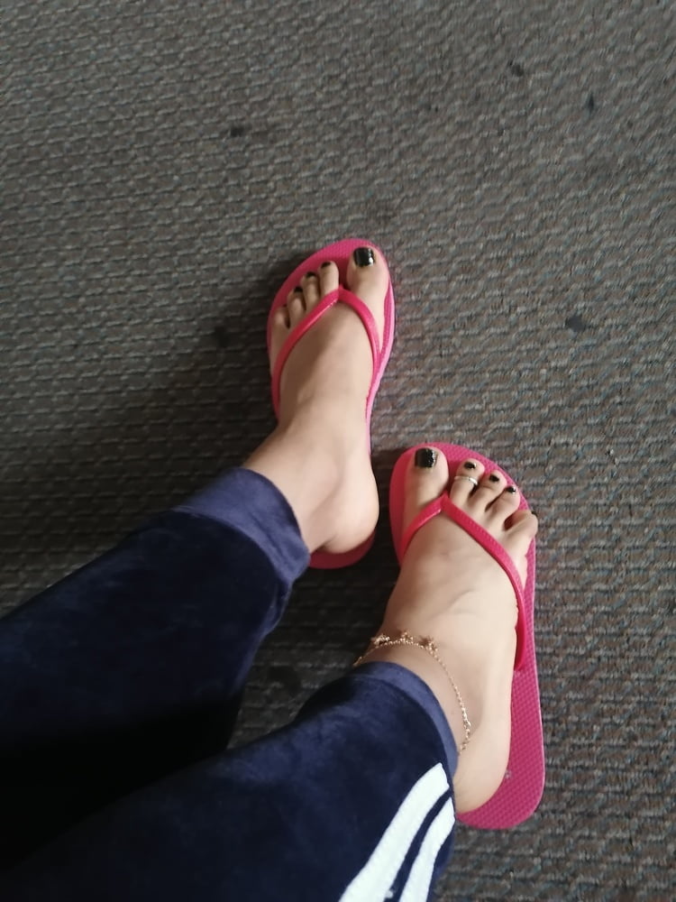 Meine sexy Füße in Flip Flops 2
 #103774236
