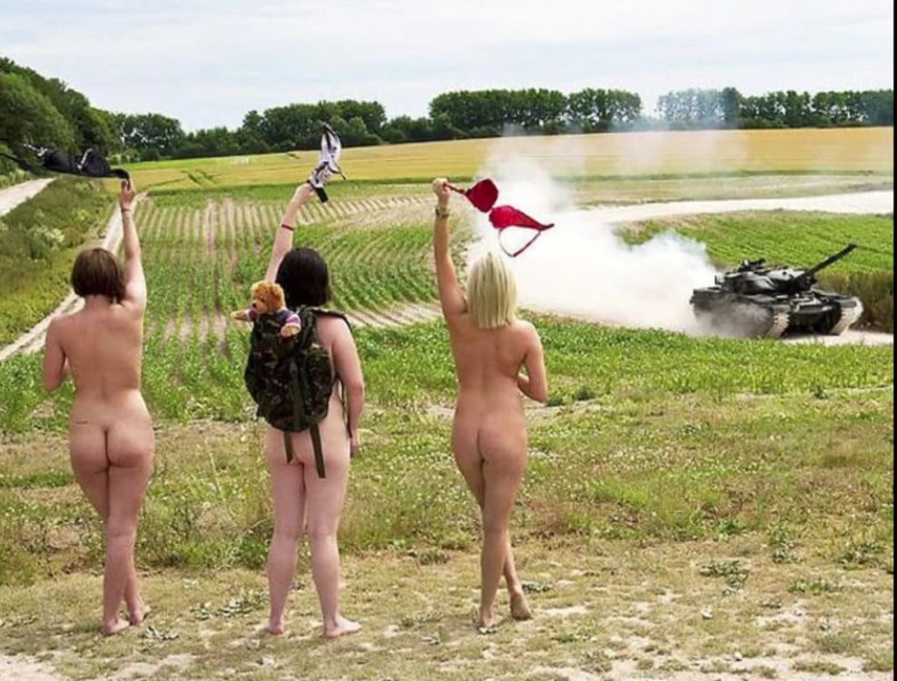 Swags desnuda caridad calendario militar
 #93586639