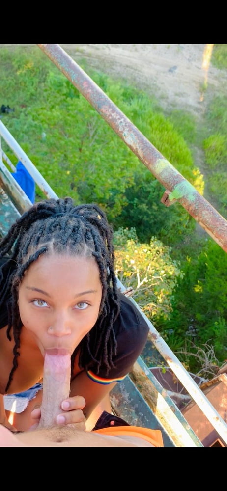 黒ギャルの餌付け
 #91531930