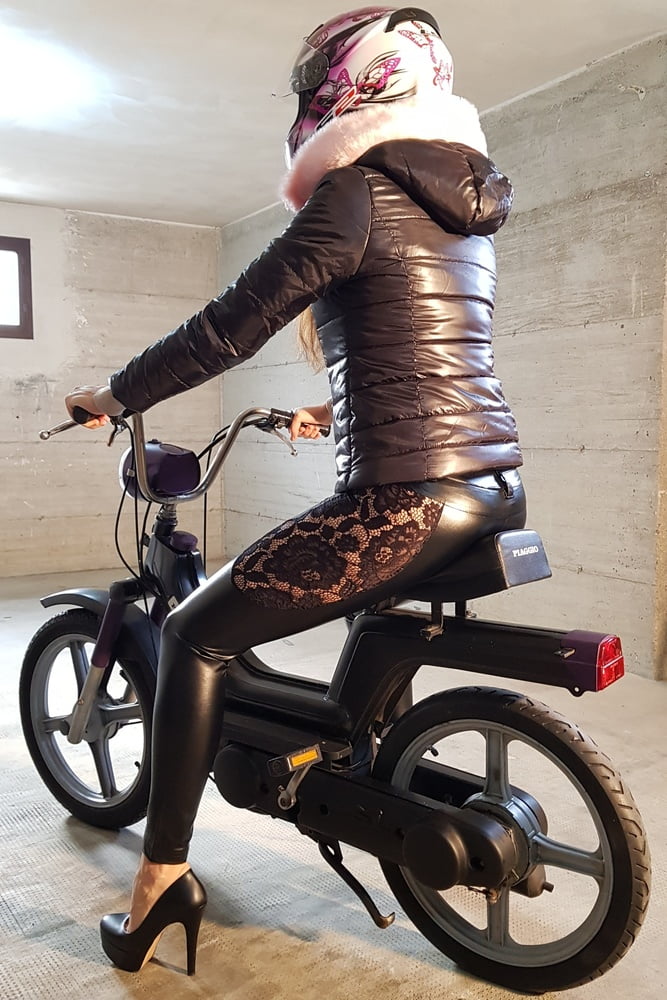 Sery en leggings sexy en piaggio si
 #95018261