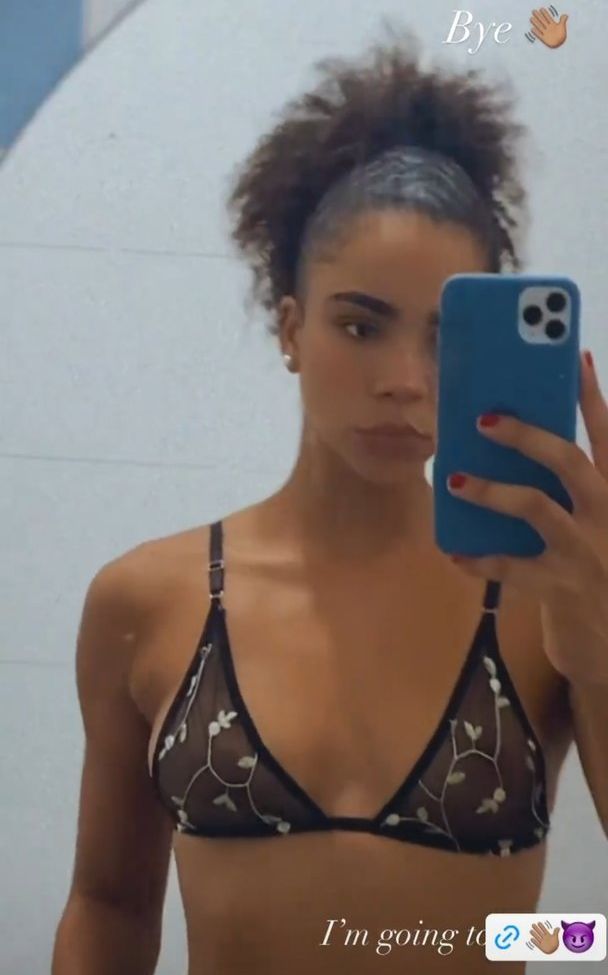 Mariana Vicente nude #108151450