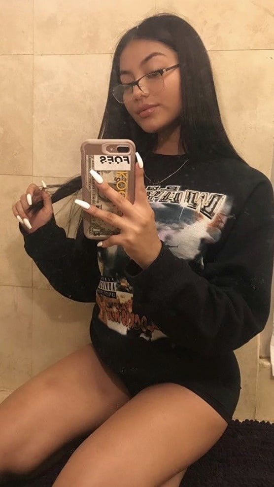 Woman babes#1
 #100692309
