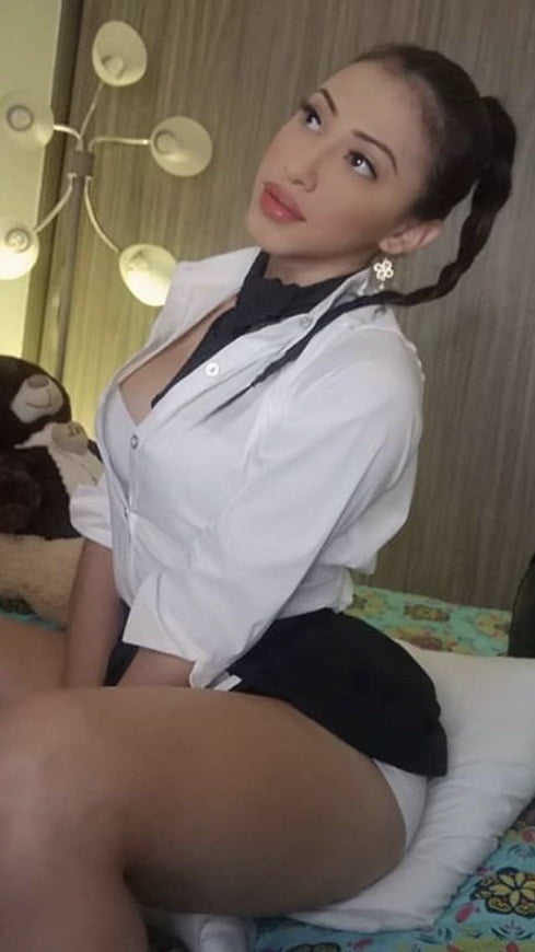 Woman babes#1
 #100692395