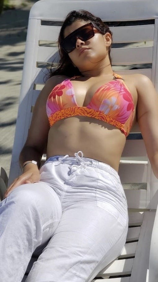 Woman babes#1
 #100692397