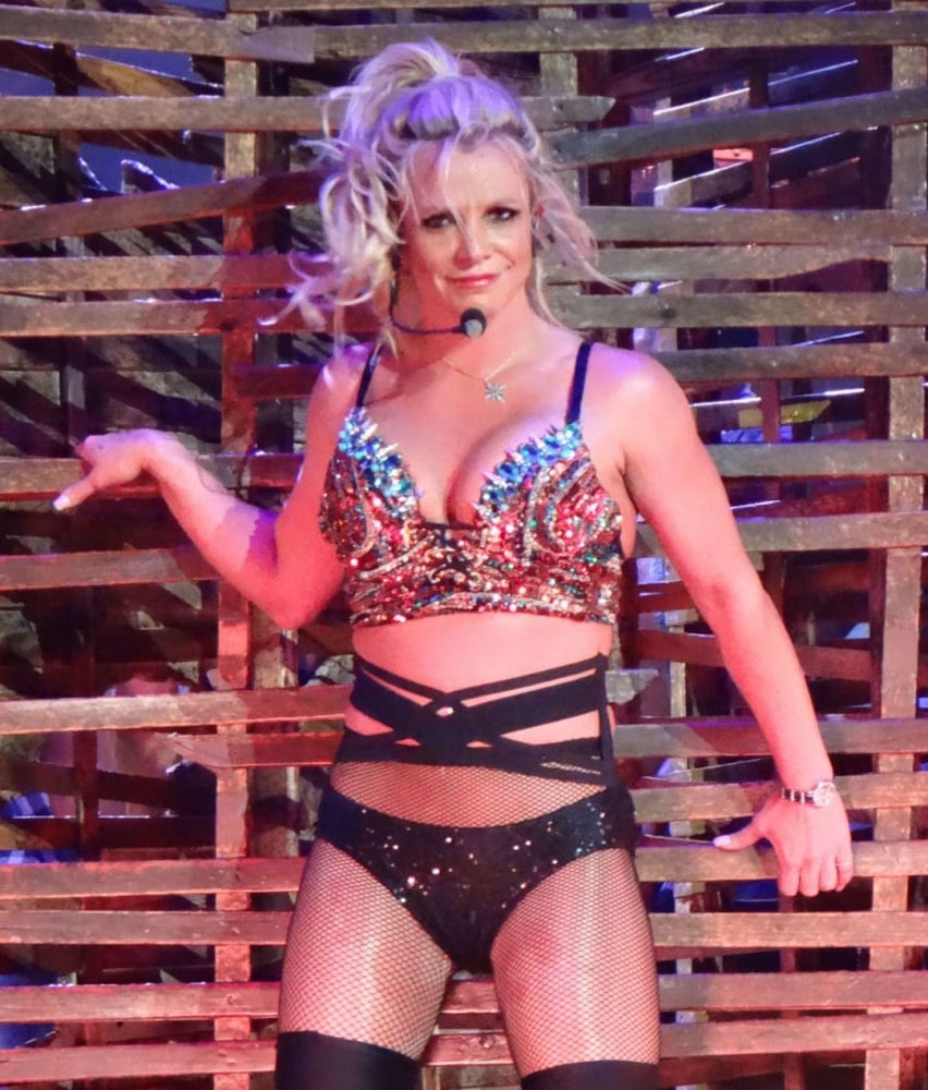 Britney spears en vivo
 #97917297