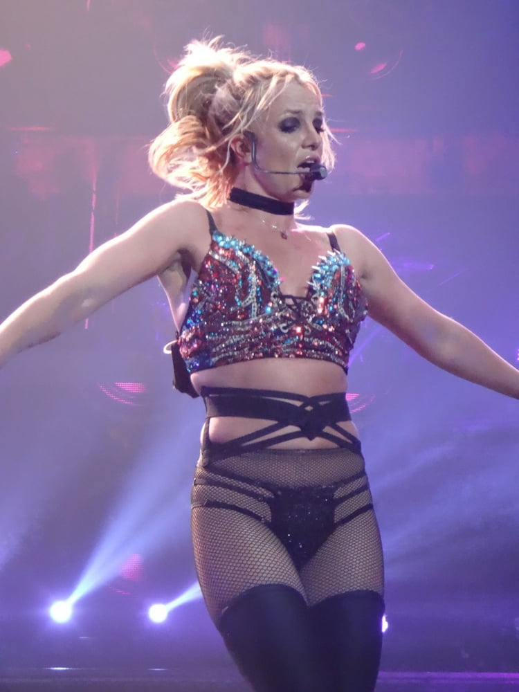 Britney spears en vivo
 #97917340