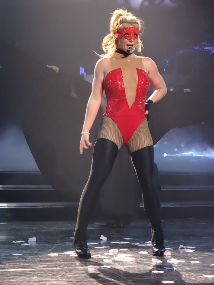 Britney spears en vivo
 #97917342