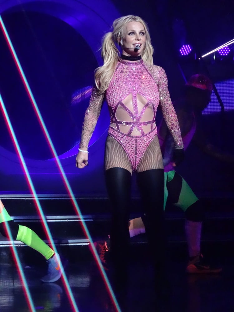 Britney spears en vivo
 #97917351