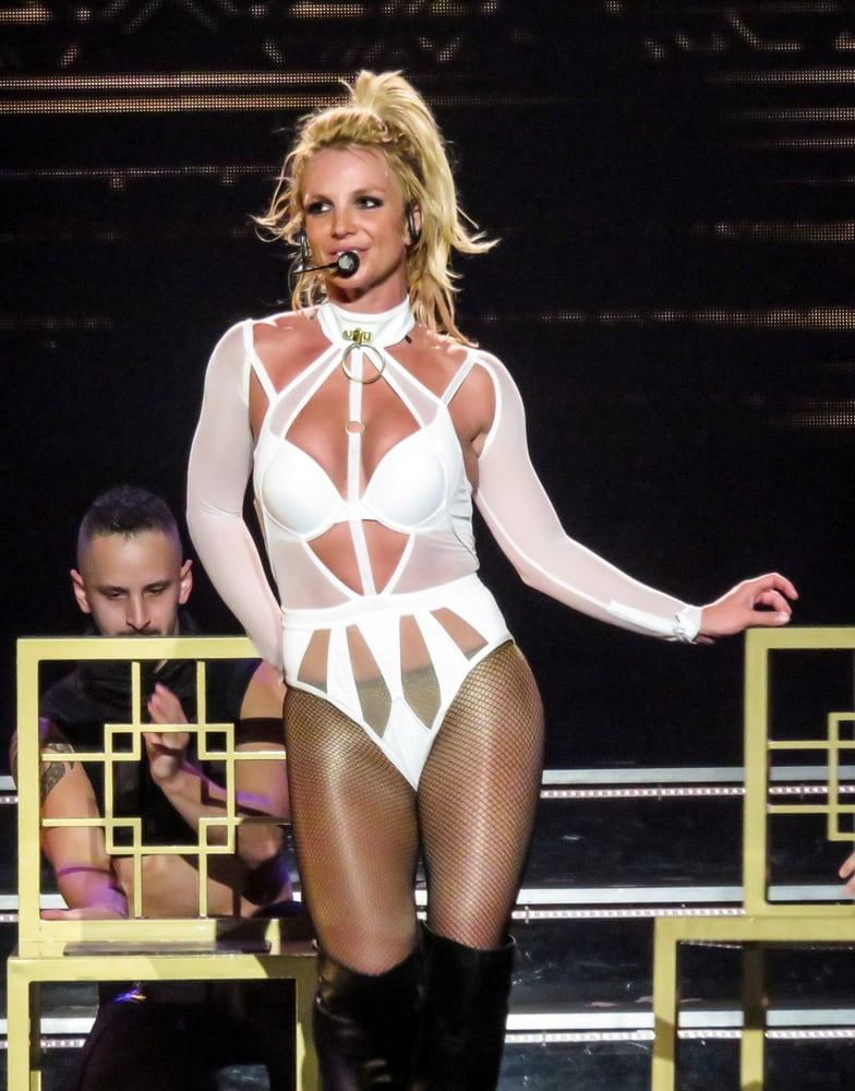 Britney spears en vivo
 #97917416