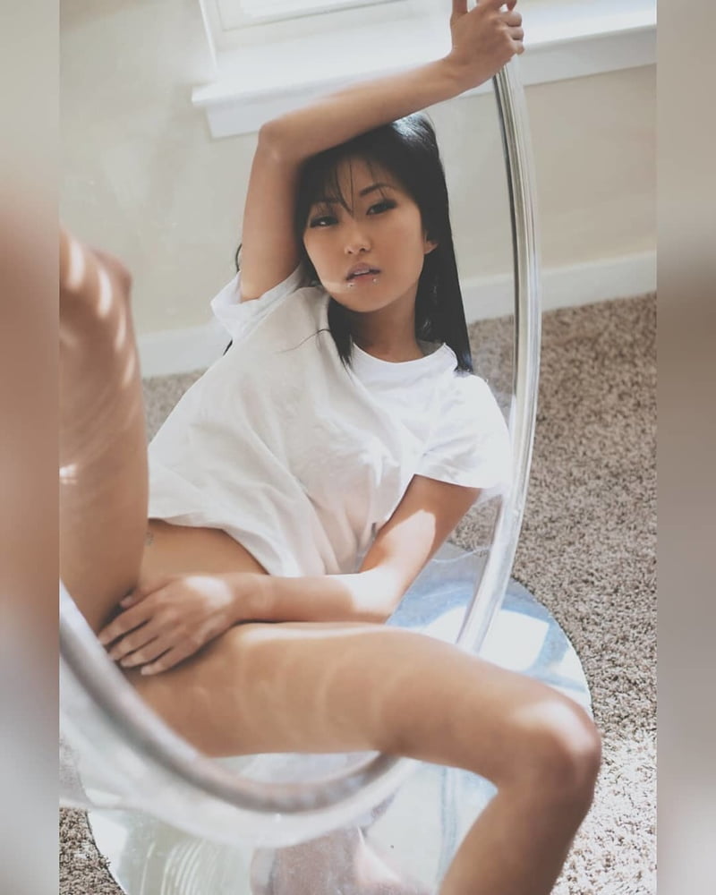 Chica asiática carga 3
 #105961249