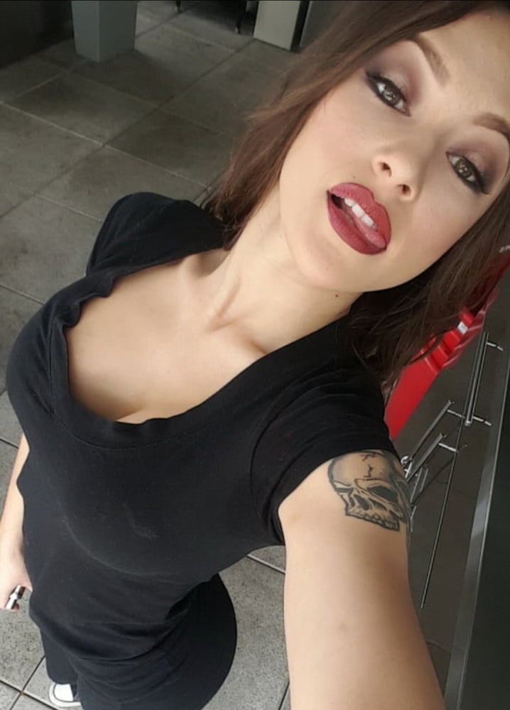 Sexy tattoo girl nice tits pretty face selfshot #81913846