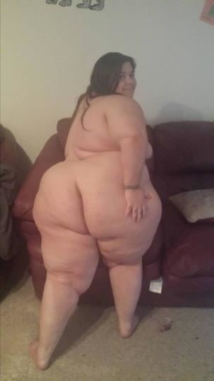 Reife fleischige Mütter sind bereit zu gefallen
 #95791072