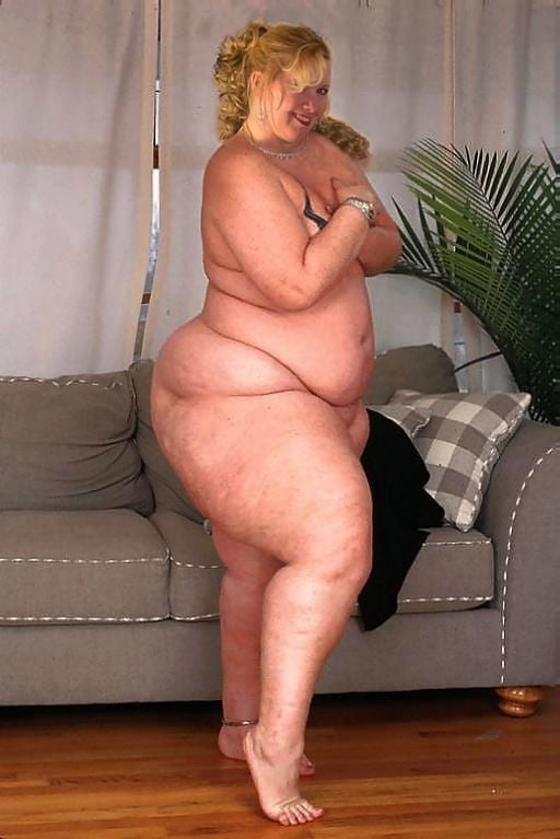 Reife fleischige Mütter sind bereit zu gefallen
 #95791094