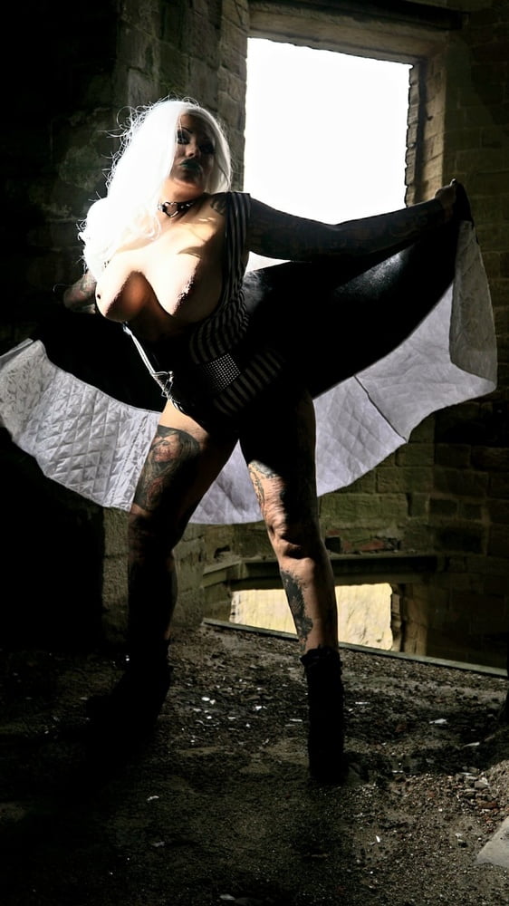 MONOCHROME HOTTIE #106727004